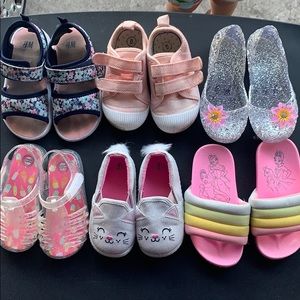 Babygirl shoes bundle (6 pairs, size 5-8)